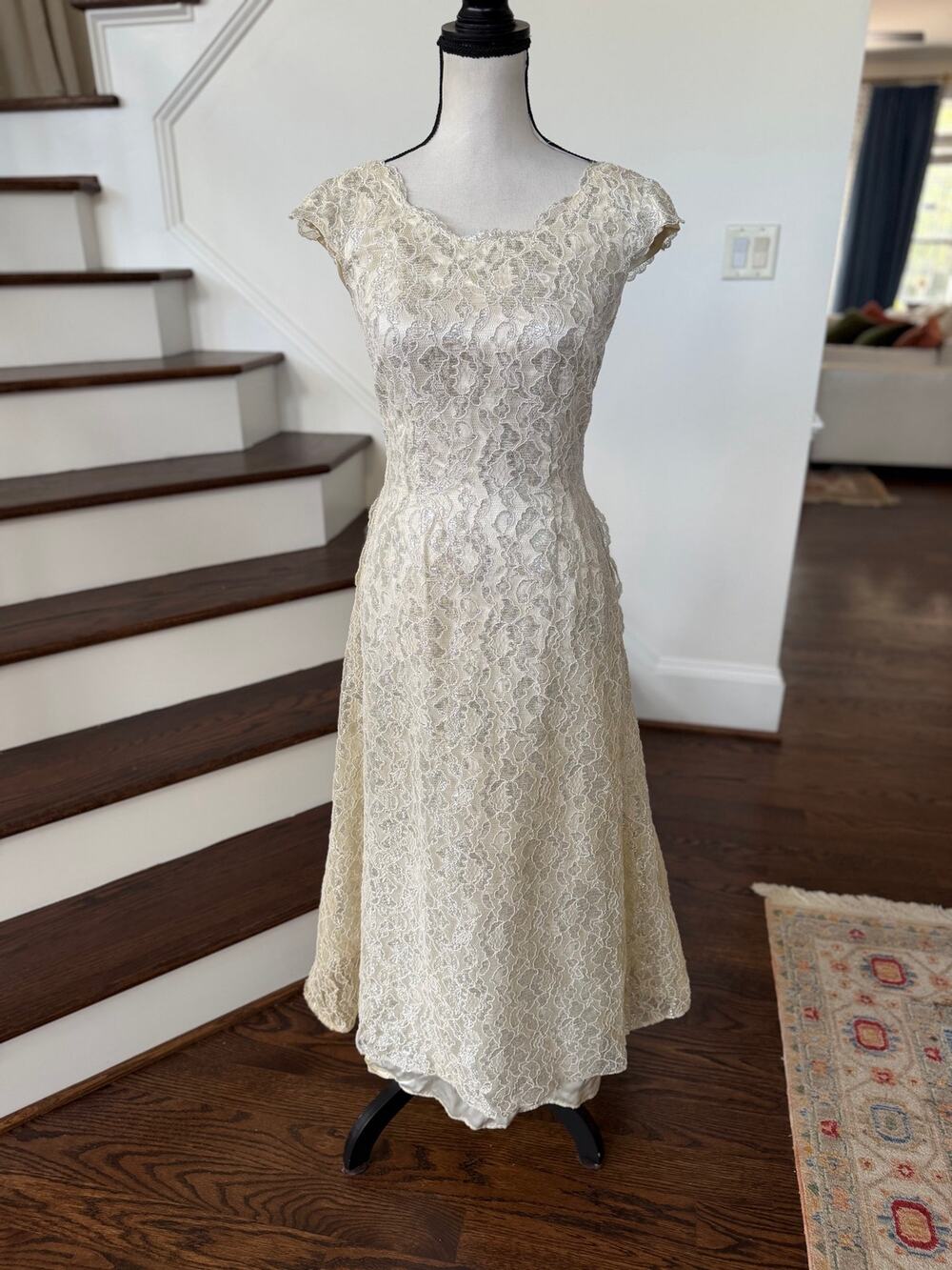 1950s 60s Cream & Silver Lace Short Sleeve Midi Tea Length Scallop Pleat Dress